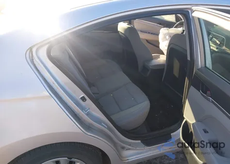 2017 Hyundai Elantra Se z USA, uszkodzony, nr VIN KMHD74LF1HU115839